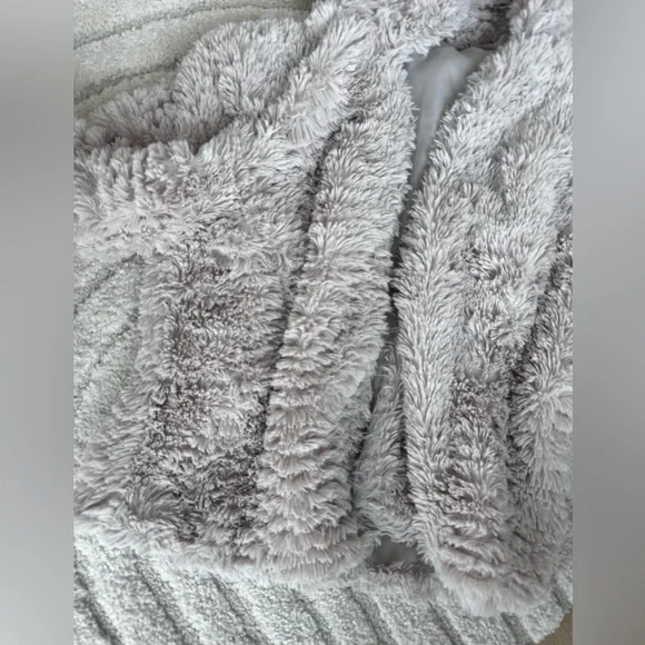 Furry cream / beige jacket - Picture 4 of 7